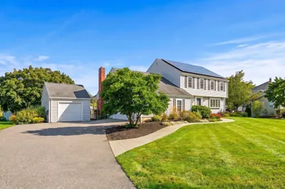 6 Turner Dr 1
