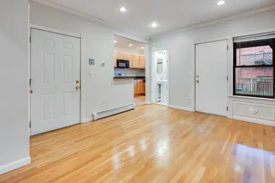 12 Pompeii Street #1