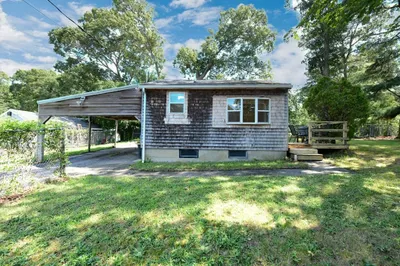 27 Lake Dr 1