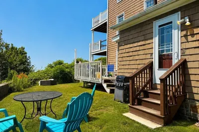 17 Silva Ct #1L 1