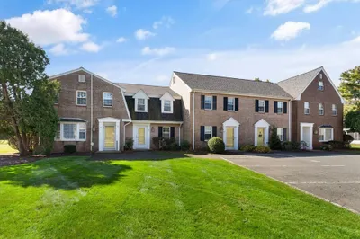23 Patricia Dr #23 1