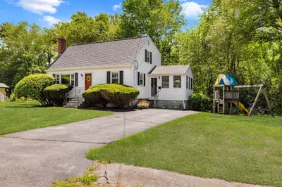 27 Connie Dr 1