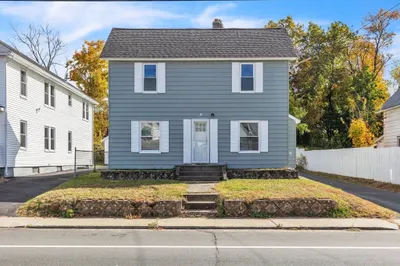 2173 Main St 1