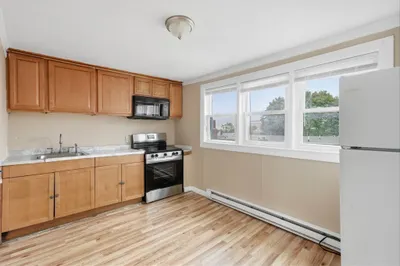 10 Blossom St #3