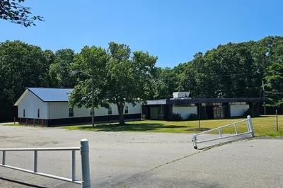 593 Airport Rd 1