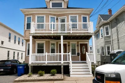 113-115 Hillsdale Rd #113 1
