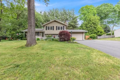 143 Brookwood Dr 1