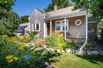 364 Alden Rd 1