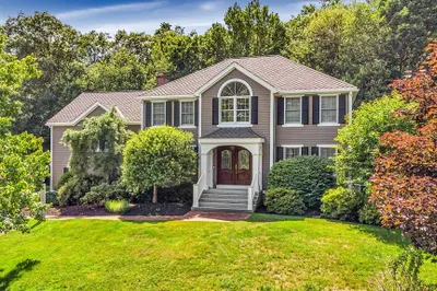 28 Ruthellen Road 1