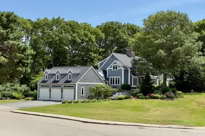 2 Bay Cliff Cir 1