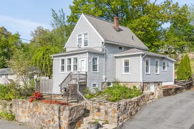 82 Brooks St