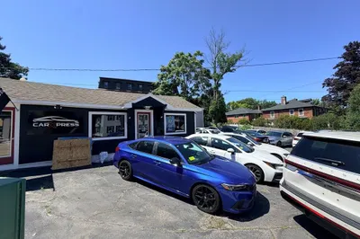 640 Main St 1