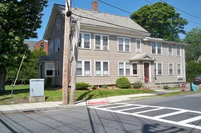 2 Dewey St #1