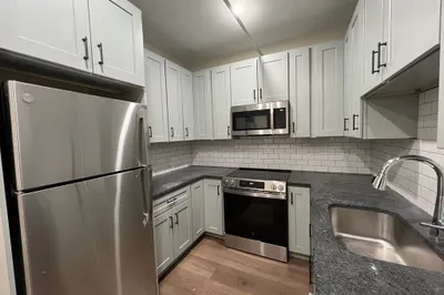 160 Seabury St #3
