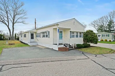 79 Arrowhead Dr