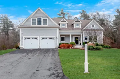 26 Fieldstone Dr 1