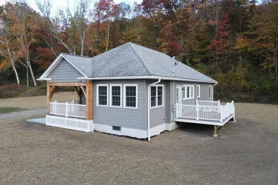 638 Greenfield Rd 1