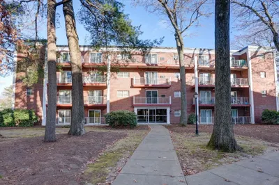 65 Greentree Lane #17 1