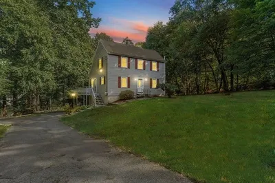 37 Breakneck Rd 1
