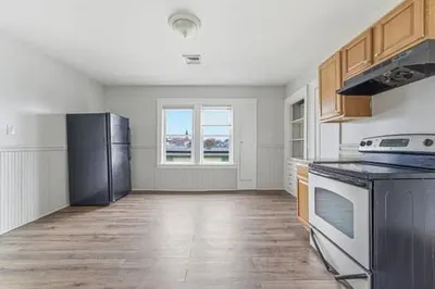 112 Harrison St #2