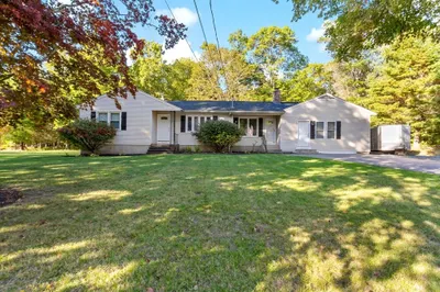 1352 Main St