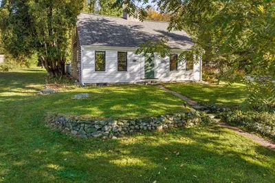 52 Old Oaken Bucket Rd.