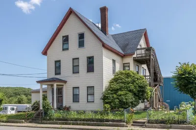 385 Main Street