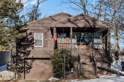 5 Stocker Ave