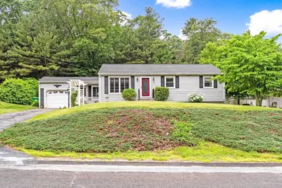 16 Pine Grove Circle 1