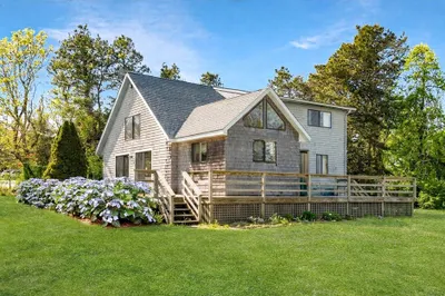 90 Schoolhouse Road 1
