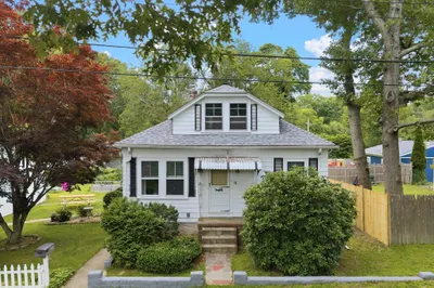 56 Hathaway Rd