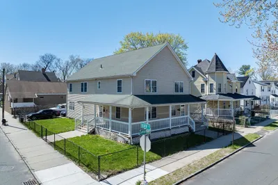 154 Cambridge St 1