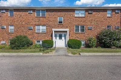 91 Pleasant St #C11 1