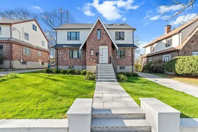 45 Rowena Rd