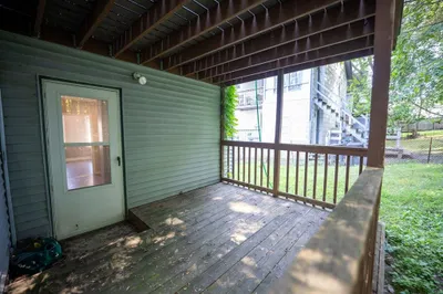 6 Oswald St #1