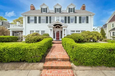 68 Lothrop St 1