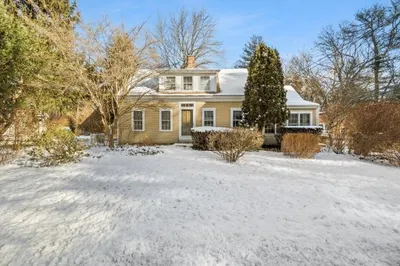 234 Old Taunton Ave 1