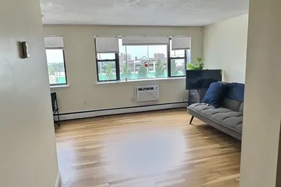 1039 Commonwealth Ave #19