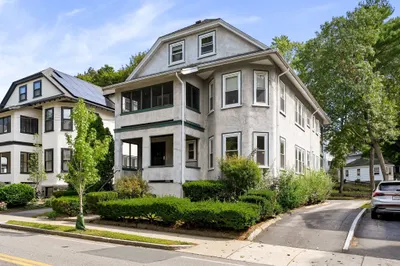 124 Jason St 1