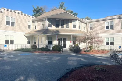 63 Central St #203