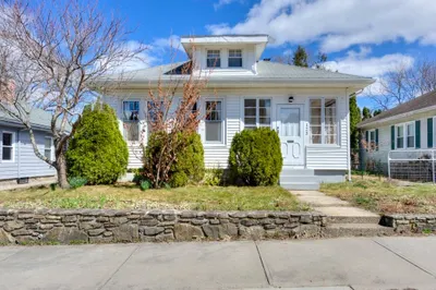 123 Dana Ave