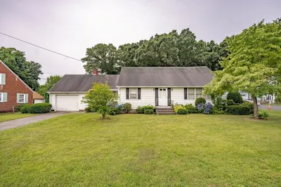 37 Oak Hill Ave