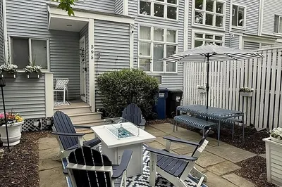 595 Putnam Ave #595 1