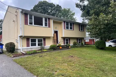 27 Summit Rd