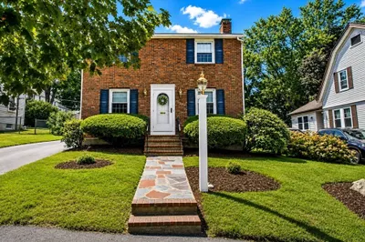 37 Nahanton Ave 1