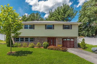 99 Damon Rd 1
