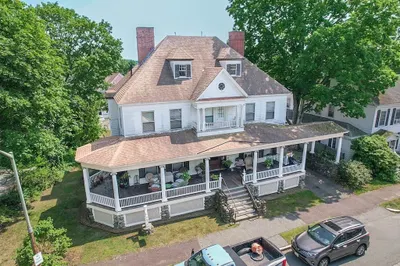 18 Chestnut Street #4