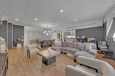 287 Sixth St 1