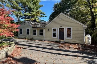 378 Salem Street 1