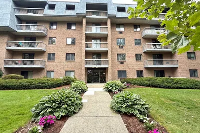 65 Commons Dr #502 1